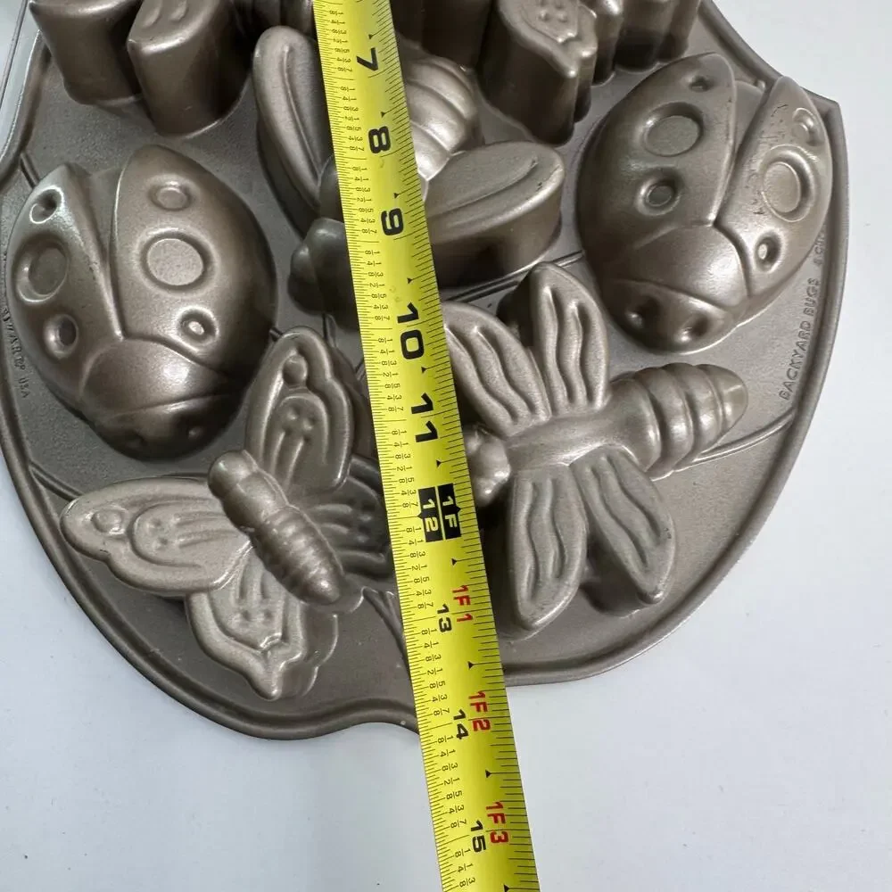Nordic Ware Cake Pan Backyard Bugs Butterfly Ladybugs Cakes 8 Cakelets